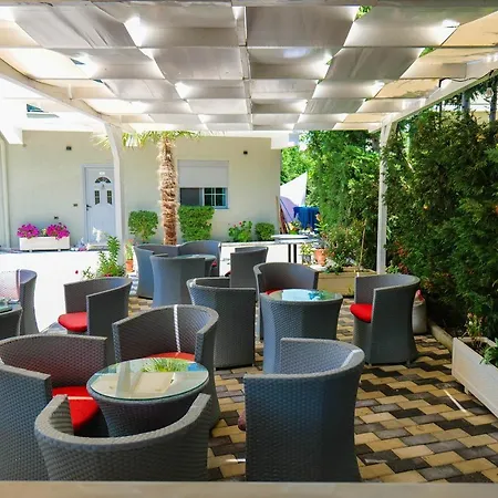 Hotel Vila Celaj 3*